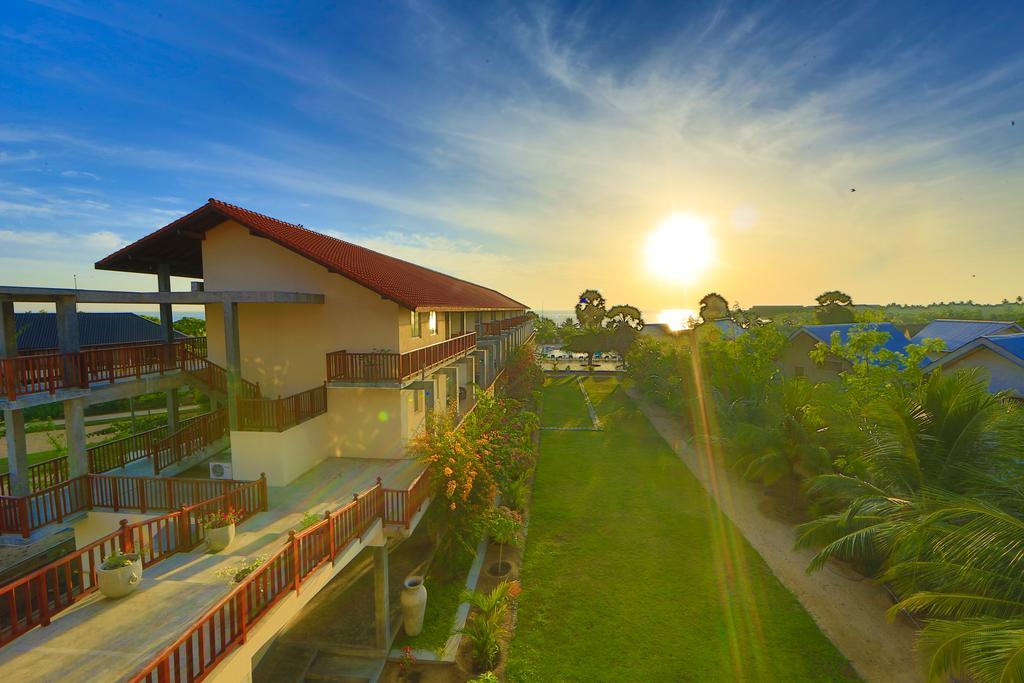 Marina Beach Passikudah Bagian luar foto